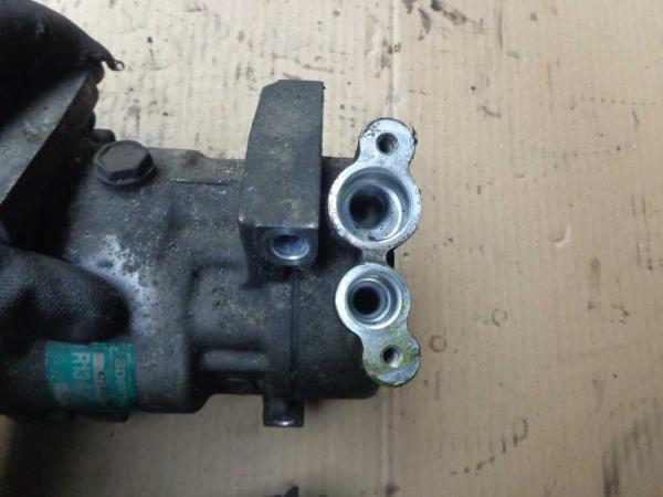 COMPRESSEUR DE CLIMATISATION RENAULT - Vue 2